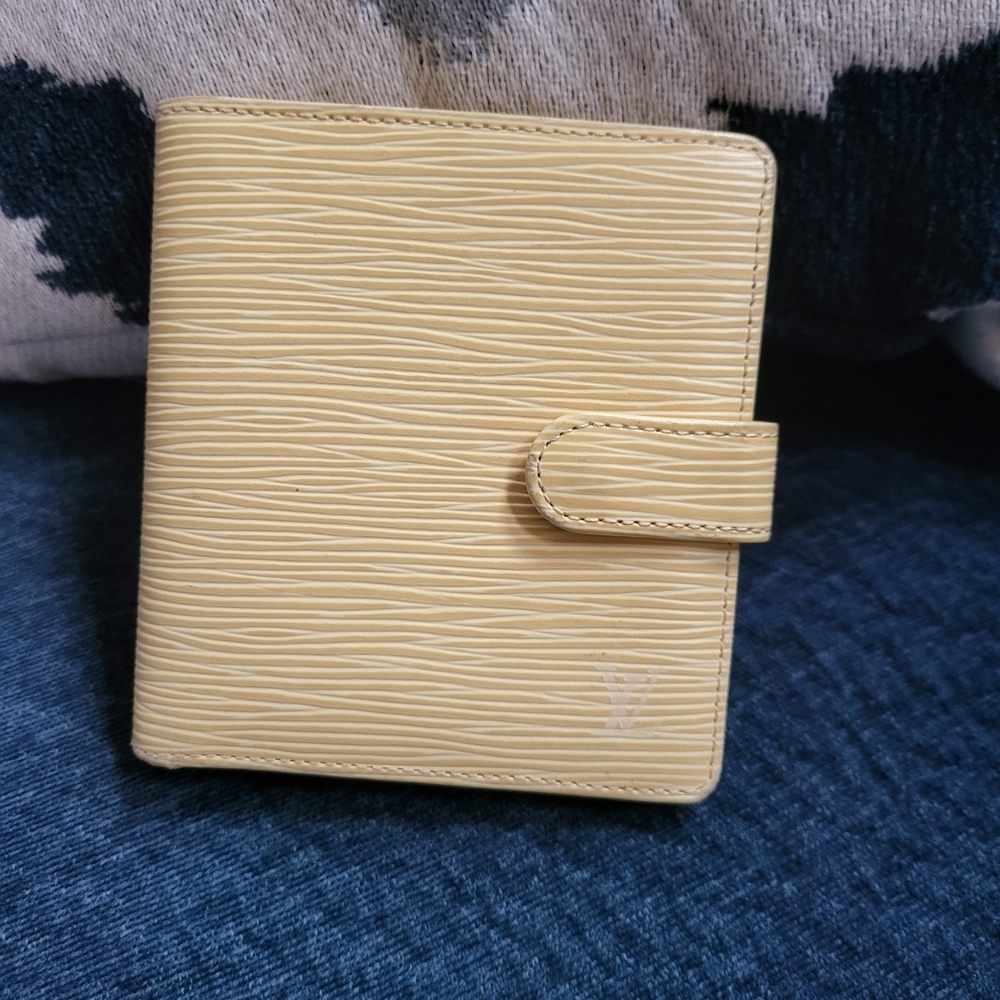 Louis Vuitton Epi Leather Porte Billets Bifold Wallet in Vanilla